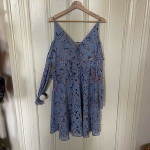 Blue flowery dress with sleeves